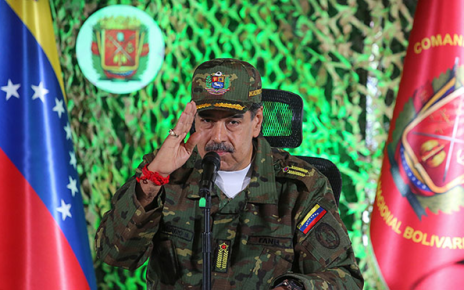 Maduro dice que barcos de EE.UU. con 1.200 misiles «apuntan a Venezuela» Maduro dice que barcos de EE.UU. con 1.200 misiles «apuntan a Venezuela»