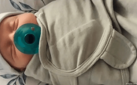 El «bebé más viejo del mundo» nace de embrión congelado en 1994 El «bebé más viejo del mundo» nace de embrión congelado en 1994