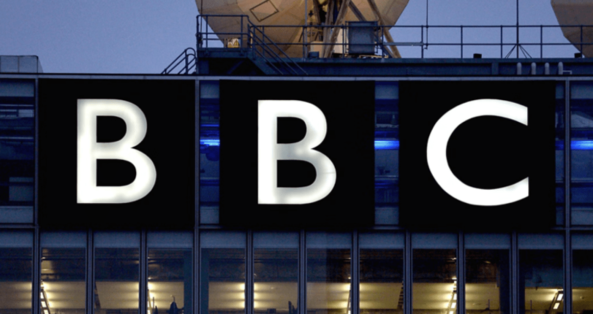 Director de la BBC pide excusas al Parlamento por «errores de criterio» Director de la BBC pide excusas al Parlamento por «errores de criterio»