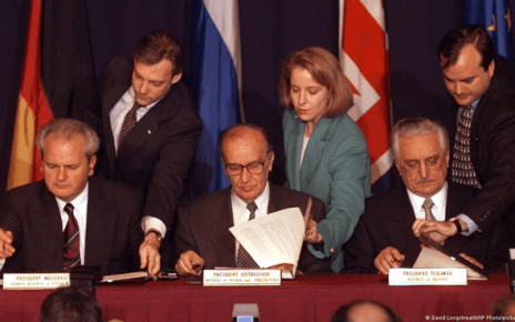 República Srpska (Serbia) vota en medio de crisis a 30 años del acuerdo de paz República Srpska (Serbia) vota en medio de crisis a 30 años del acuerdo de paz