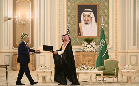 Trump defiende al príncipe saudita de acusaciones sobre asesinato de Khashoggi Trump defiende al príncipe saudita de acusaciones sobre asesinato de Khashoggi