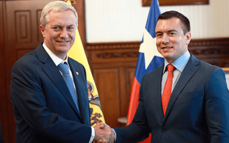 Ecuador restringe pasos con Colombia y Perú por seguridad nacional Ecuador restringe pasos con Colombia y Perú por seguridad nacional