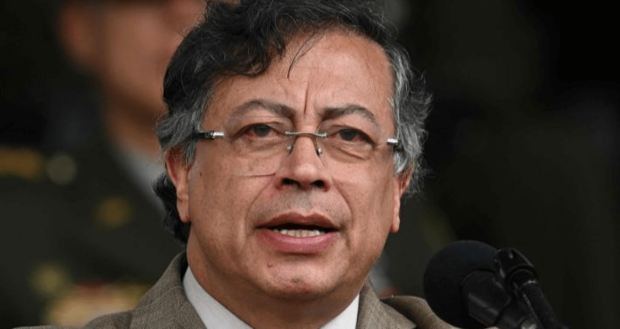 Petro convoca a marchas en todo el país tras suspensión judicial de aumento salarial Petro convoca a marchas en todo el país tras suspensión judicial de aumento salarial