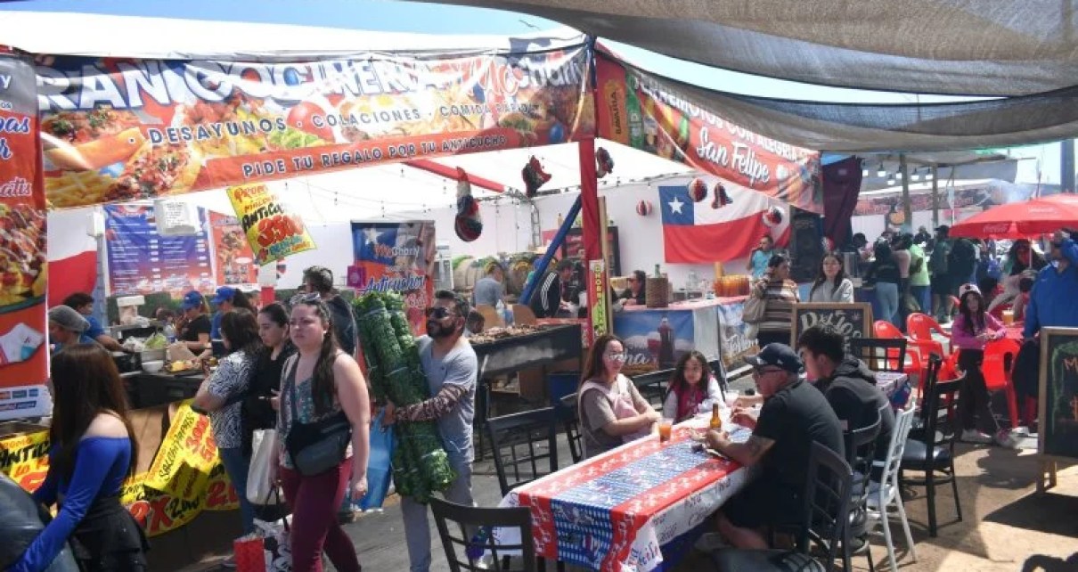 Académico Usach explicó el origen de las fondas y el rol de las mujeres en sus inicios – Al servicio de la verdad Académico Usach explicó el origen de las fondas y el rol de las mujeres en sus inicios – Al servicio de la verdad