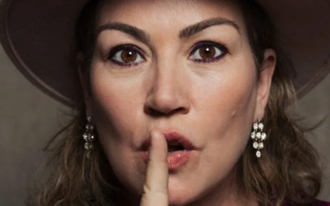 Javiera Contador, presenta su nueva performance – Al servicio de la verdad Javiera Contador, presenta su nueva performance – Al servicio de la verdad