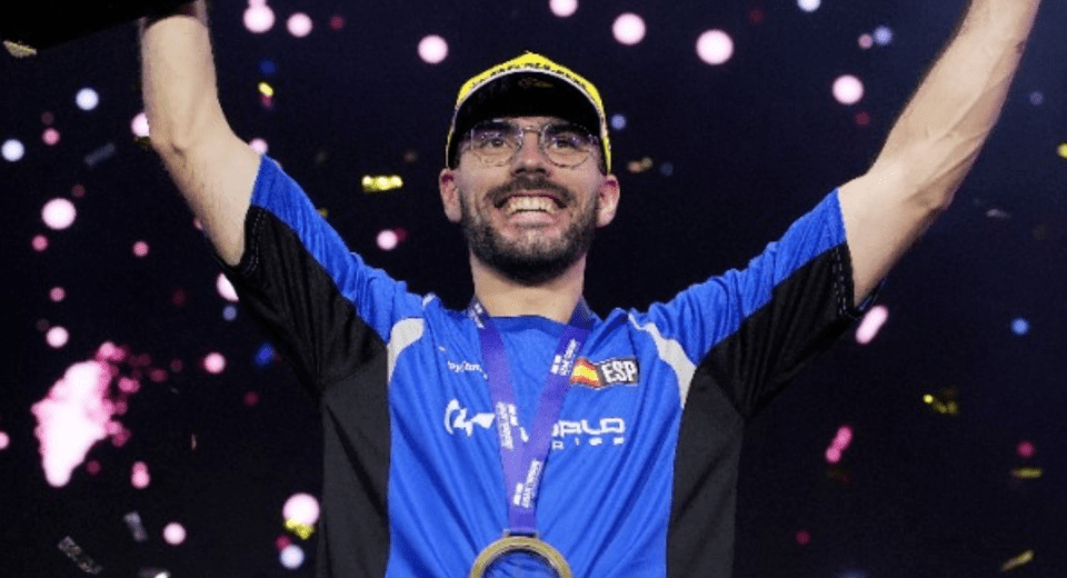 José Serrano, doble campeón del mundo en las Gran Turismo World Series José Serrano, doble campeón del mundo en las Gran Turismo World Series