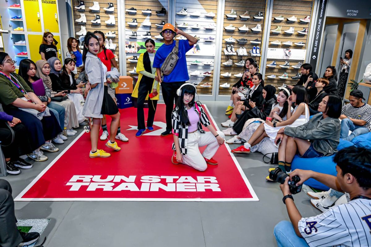 Semarak peluncuran perdana koleksi terbaru Converse Run Star Trainer Semarak peluncuran perdana koleksi terbaru Converse Run Star Trainer