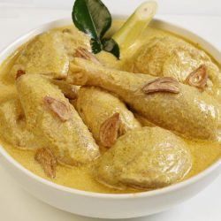 Resep Opor Ayam Solo: Hidangan Khas Jawa yang Menggugah Selera Resep Opor Ayam Solo: Hidangan Khas Jawa yang Menggugah Selera