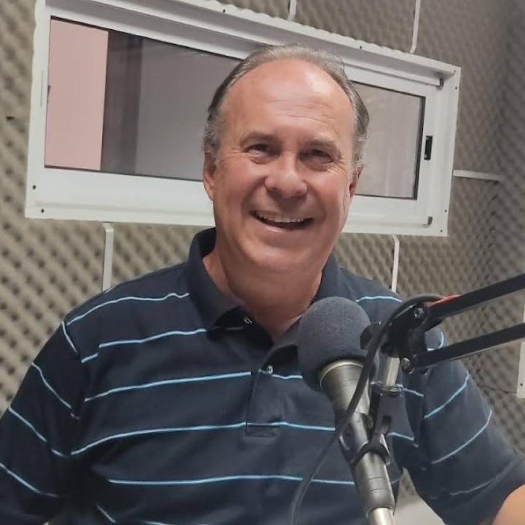 EL INTENDENTE BOTTASSO VISITÓ FM 2000 EL INTENDENTE BOTTASSO VISITÓ FM 2000