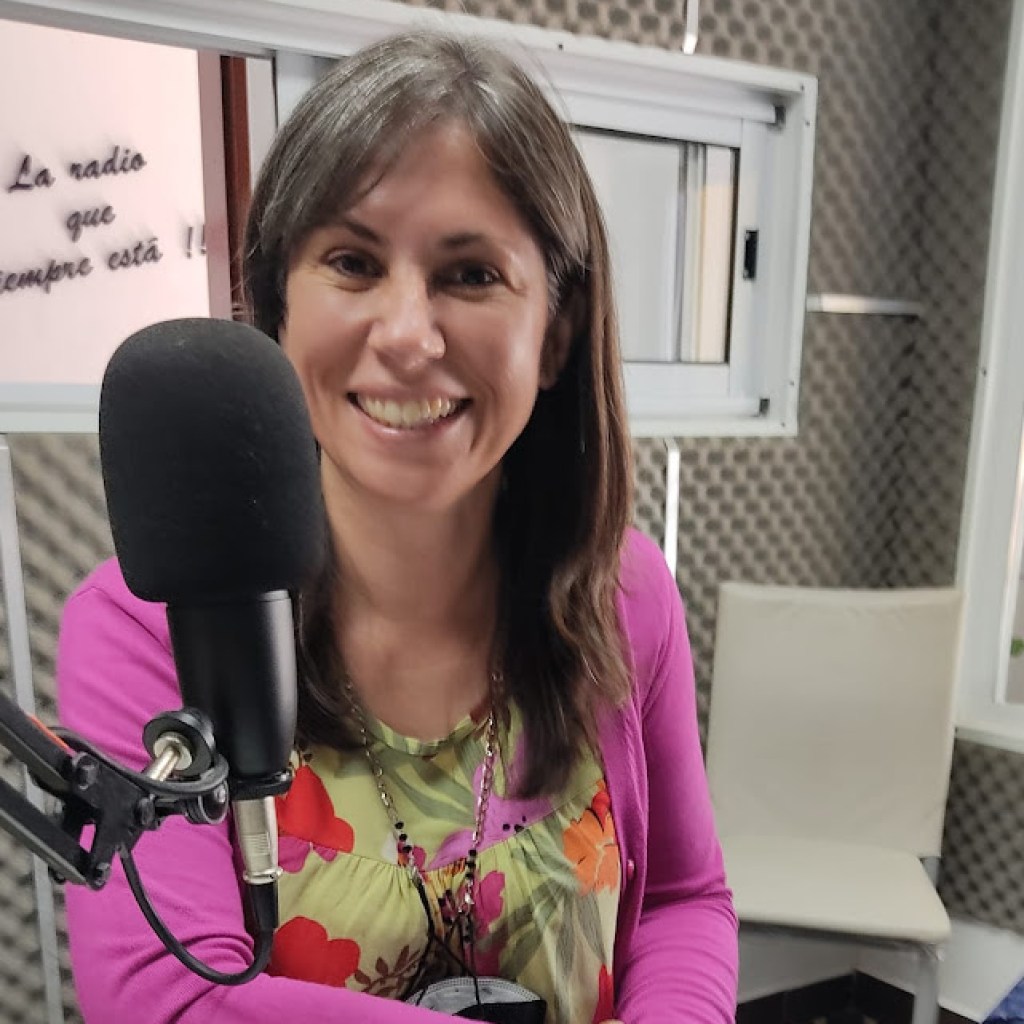 LA LEGISLADORA LAURA LABAT VISITÓ FM2000 Y RECORDÓ LOS 70 AÑOS, DEL DERECHO DEL VOTO FEMENINO. LA LEGISLADORA LAURA LABAT VISITÓ FM2000 Y RECORDÓ LOS 70 AÑOS, DEL DERECHO DEL VOTO FEMENINO.