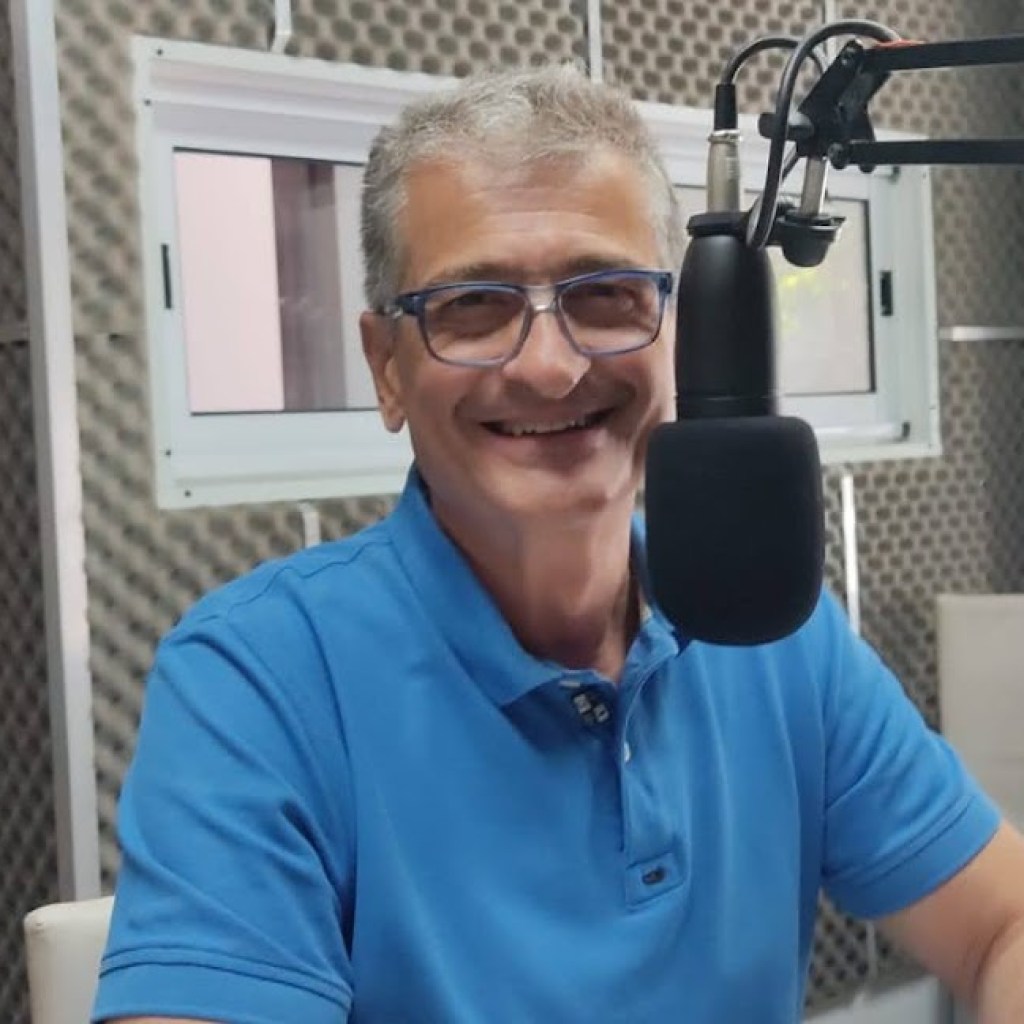 SOMOS HERNANDO: LICHI SCARLATTO EN FM 2000 SOMOS HERNANDO: LICHI SCARLATTO EN FM 2000