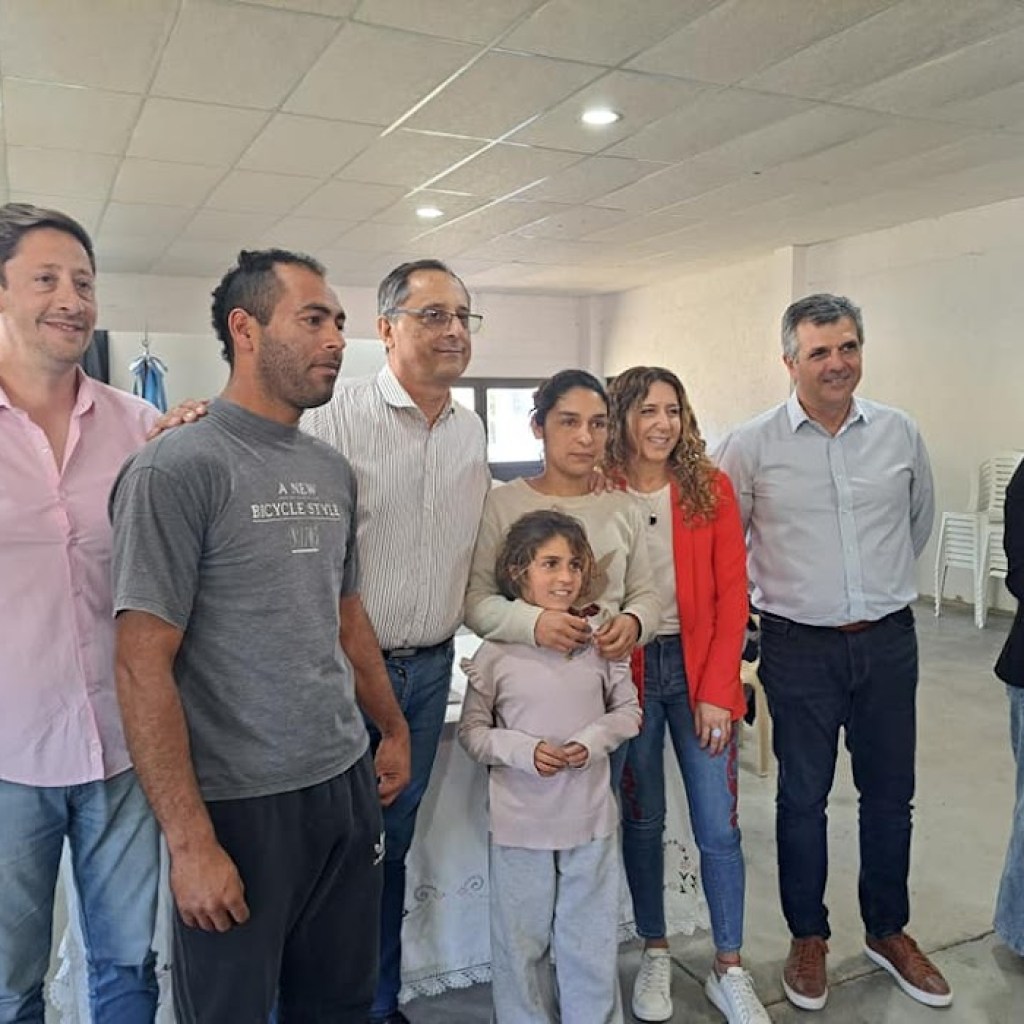 LAS ISLETILLAS: ENTREGA DE 12 VIVIENDAS LAS ISLETILLAS: ENTREGA DE 12 VIVIENDAS