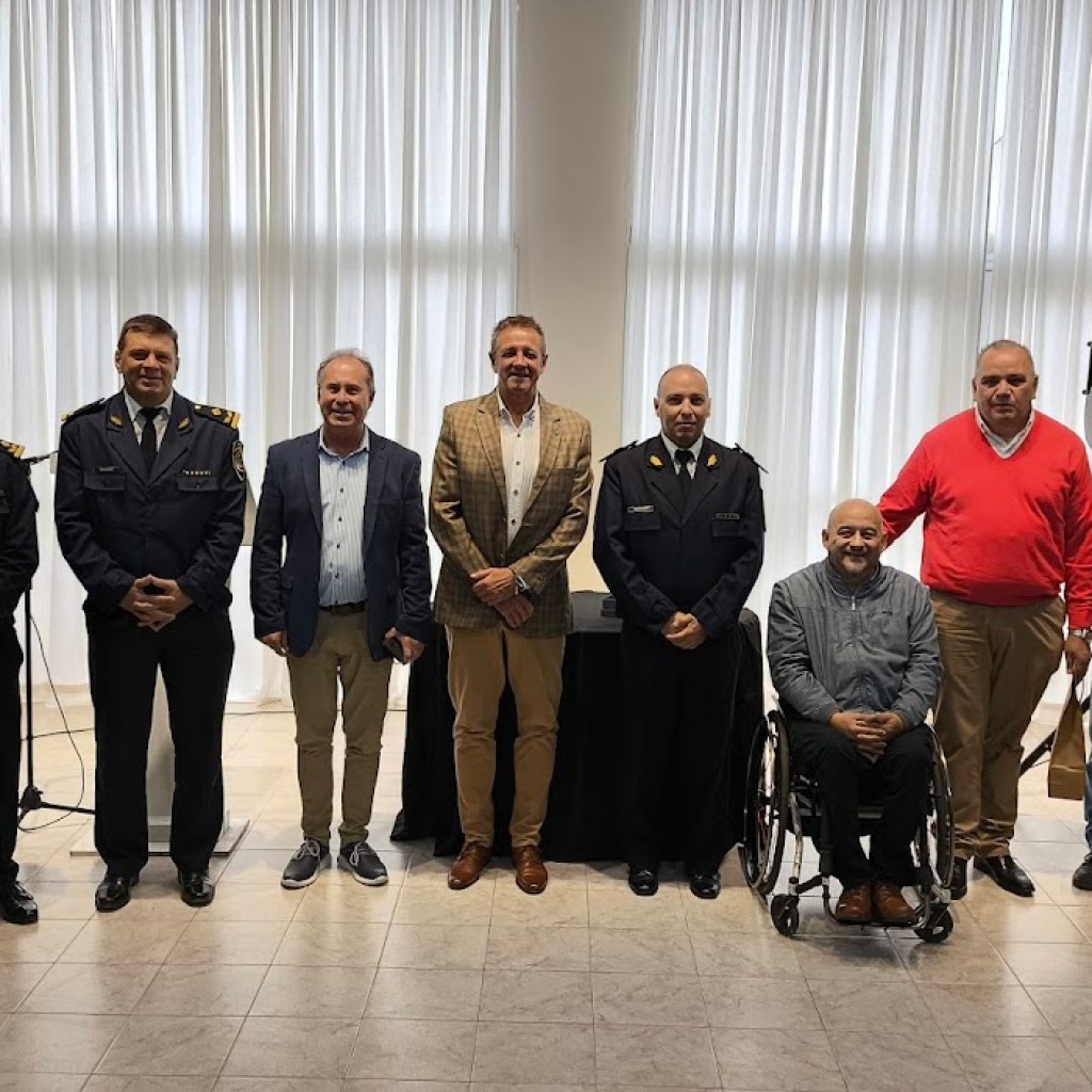 RECONOCIMIENTO AL COMISARIO ROLANDO TURLETTI RECONOCIMIENTO AL COMISARIO ROLANDO TURLETTI