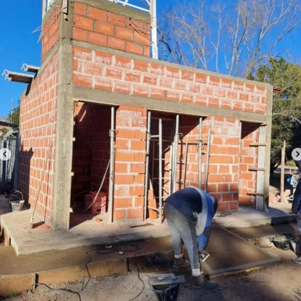 PUNTA DEL AGUA: SE CONSTRUYEN LOS BAÑOS DE LA CAPILLA. PUNTA DEL AGUA: SE CONSTRUYEN LOS BAÑOS DE LA CAPILLA.