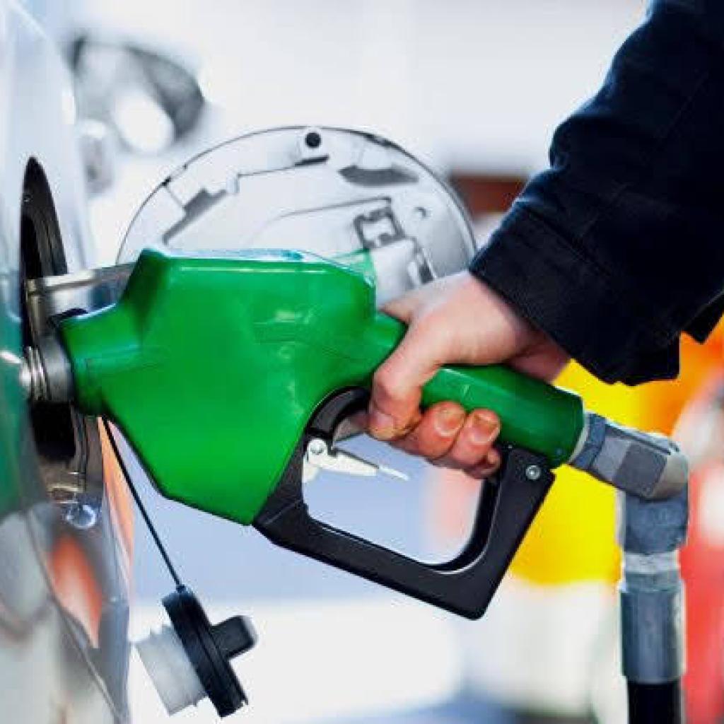 ESTE FIN DE SEMANA AUMENTAN NUEVAMENTE LOS COMBUSTIBLES ESTE FIN DE SEMANA AUMENTAN NUEVAMENTE LOS COMBUSTIBLES