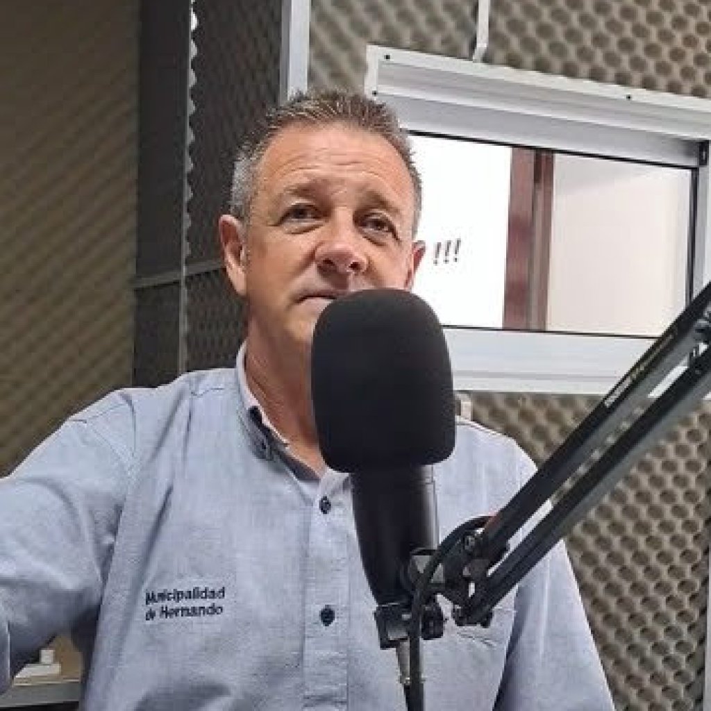 EL INTENDENTE VISITÓ FM 2000 EL INTENDENTE VISITÓ FM 2000
