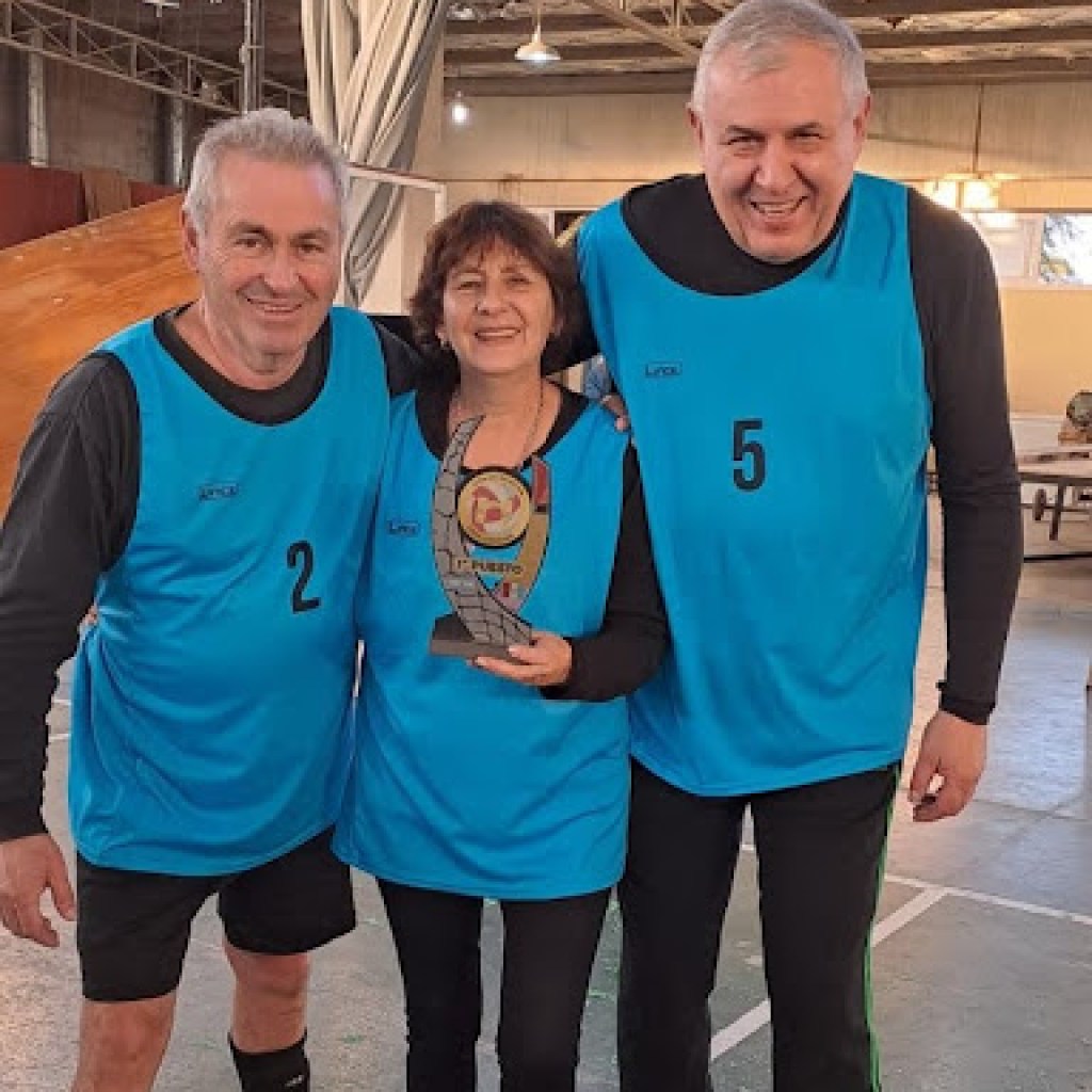 NEWCOM: HERNANDENSES CAMPEONES NEWCOM: HERNANDENSES CAMPEONES