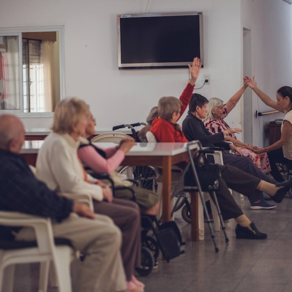 TALLERES EN EL HOGAR MUNICIPAL TALLERES EN EL HOGAR MUNICIPAL