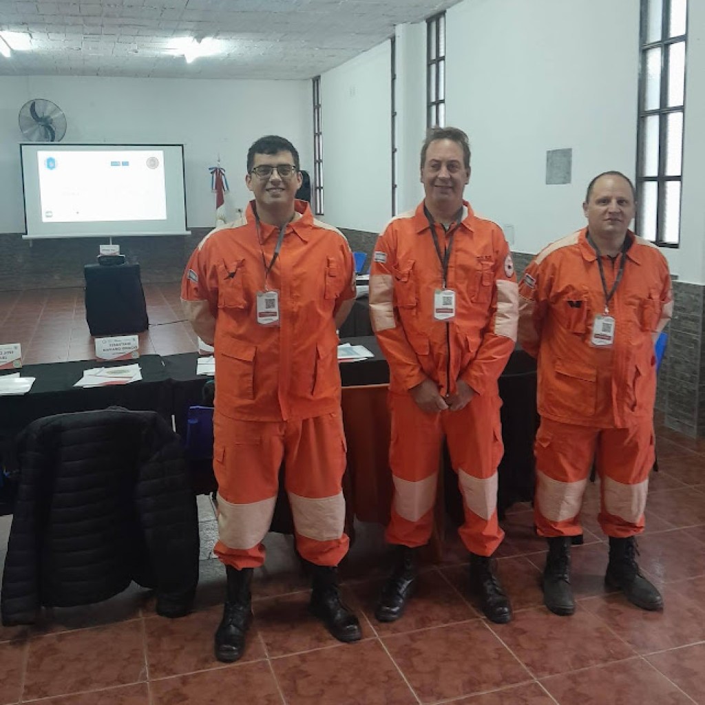 BOMBEROS SIGUEN CAPACITÁNDOSE BOMBEROS SIGUEN CAPACITÁNDOSE