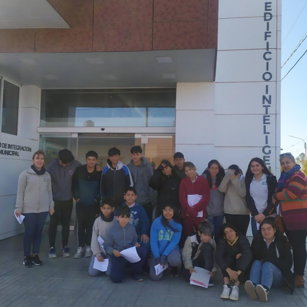 ALUMNOS DEL IPET VISITARON EL CIM ALUMNOS DEL IPET VISITARON EL CIM
