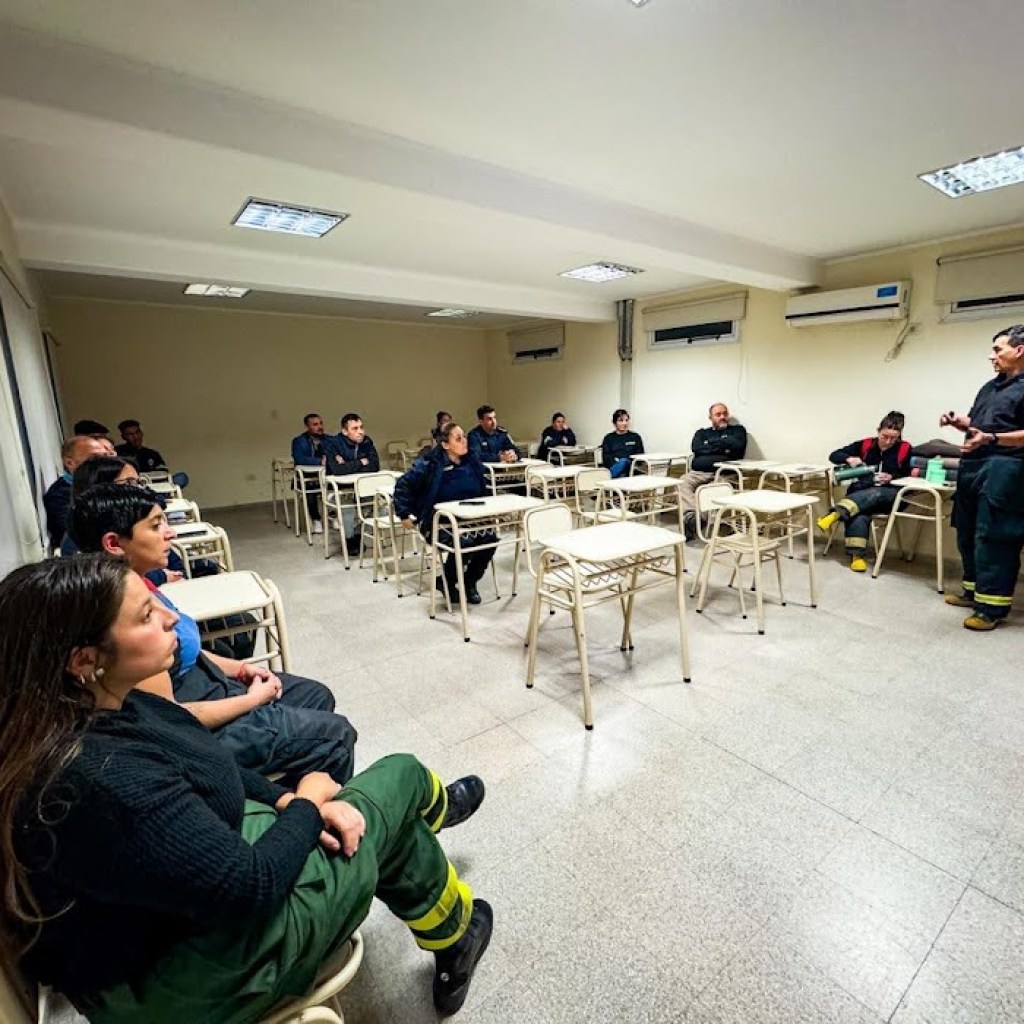 CURSO RCP Y USO DE EXTINTORES CURSO RCP Y USO DE EXTINTORES