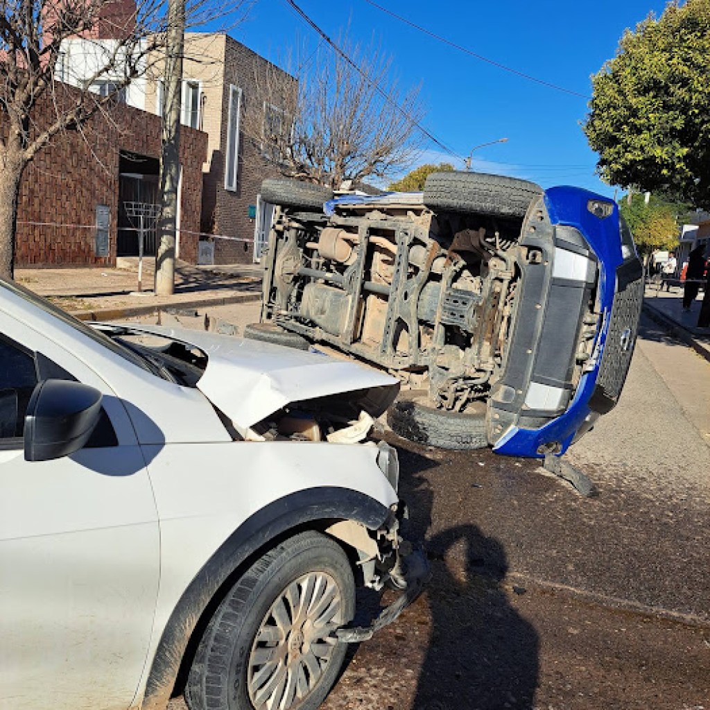 ACCIDENTE EN LA VÍA PUBLICA ACCIDENTE EN LA VÍA PUBLICA