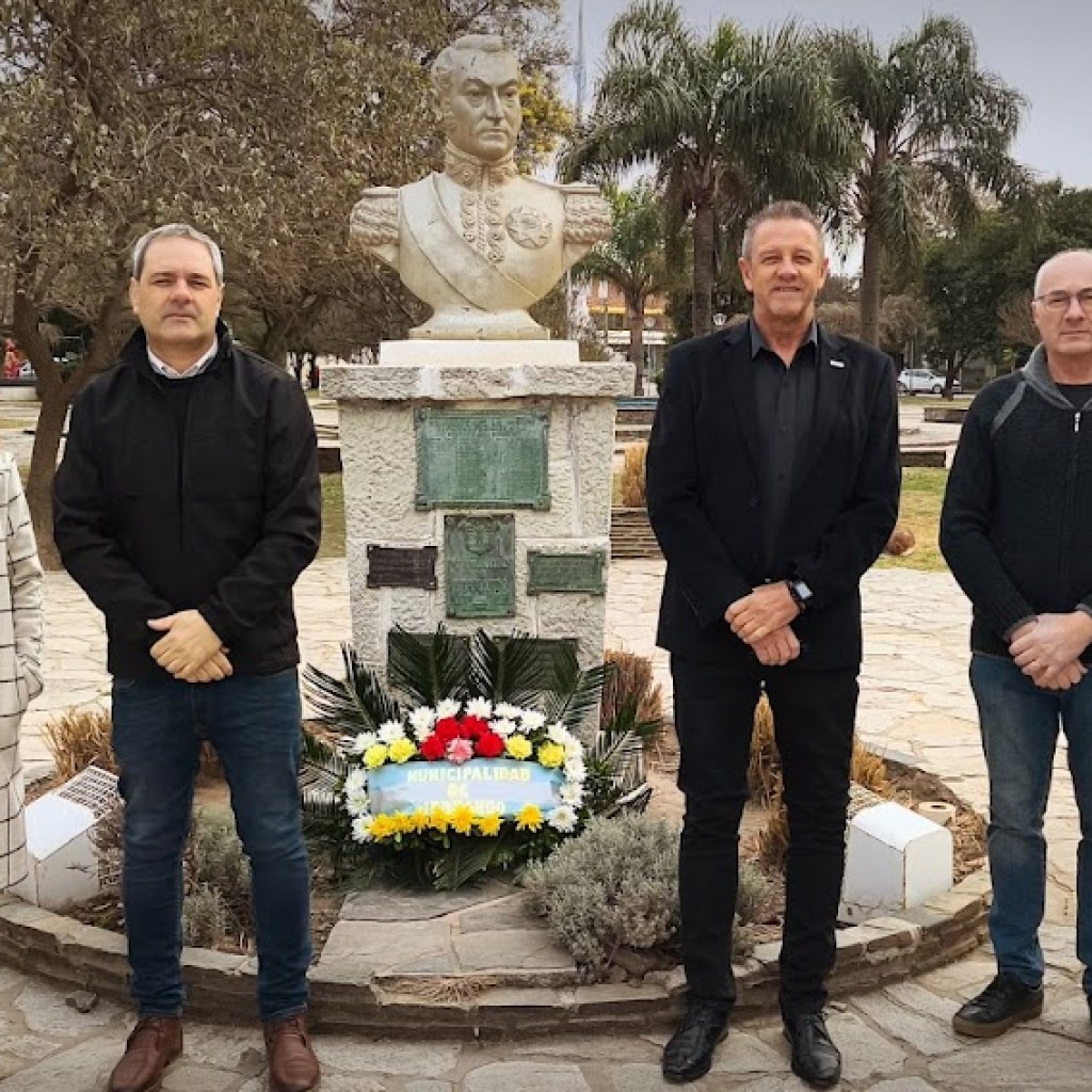 OFRENDA FLORAL EN HOMENAJE A SAN MARTIN OFRENDA FLORAL EN HOMENAJE A SAN MARTIN