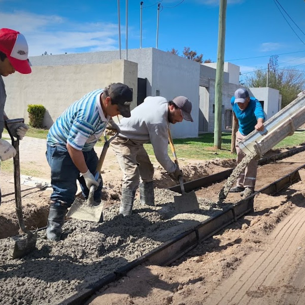 CONTINUAN LAS OBRAS EN HERNANDO CONTINUAN LAS OBRAS EN HERNANDO