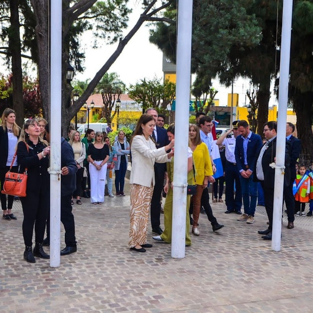 VILLA ASCASUBI: IZAMIENTO DE BANDERAS Y TEDEUM PARA EL INICIO DE LOS FESTEJOS POR EL 135º ANIVERSARIO. VILLA ASCASUBI: IZAMIENTO DE BANDERAS Y TEDEUM PARA EL INICIO DE LOS FESTEJOS POR EL 135º ANIVERSARIO.