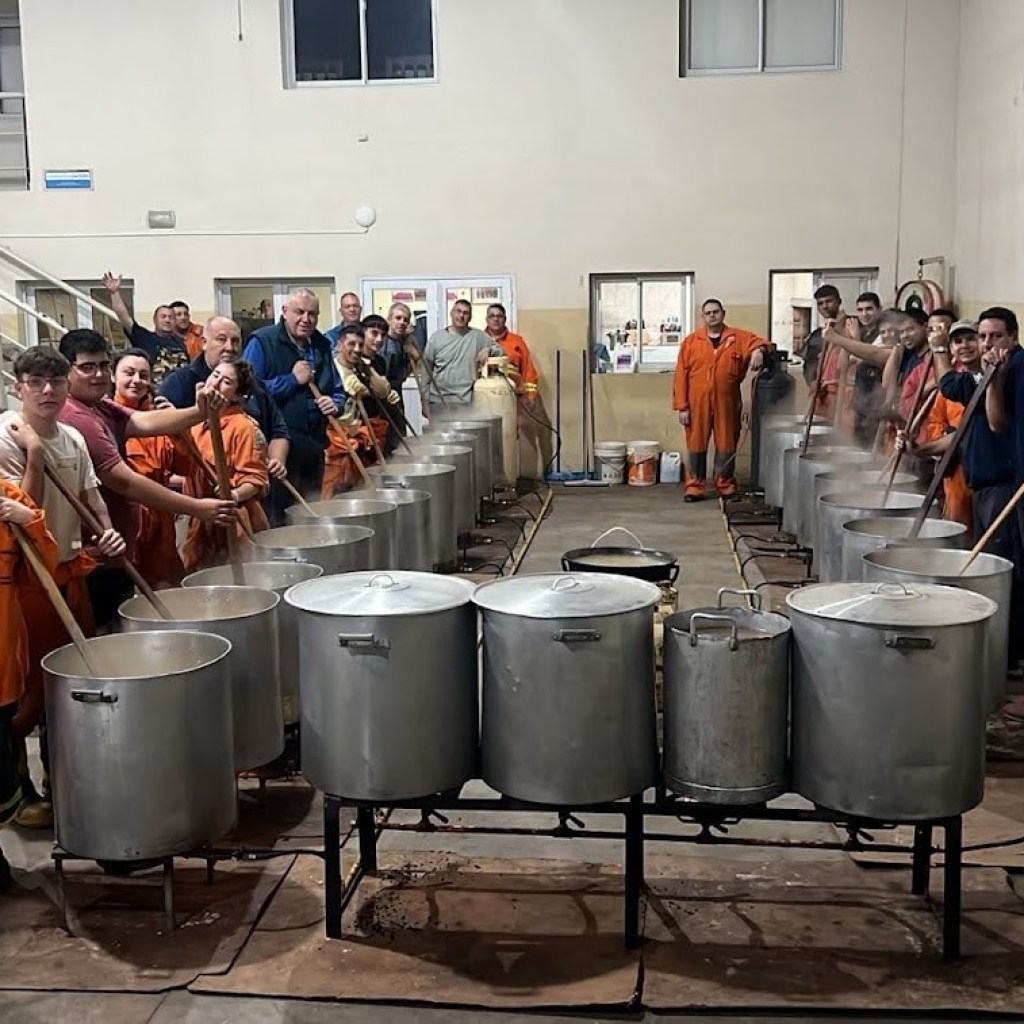 GRACIAS HERNANDO! ÉXITO TOTAL, MÁS DE 2200 PORCIONES VENDIDAS. NOS REENCONTRAMOS EL 11 DE AGOSTO. GRACIAS HERNANDO! ÉXITO TOTAL, MÁS DE 2200 PORCIONES VENDIDAS. NOS REENCONTRAMOS EL 11 DE AGOSTO.