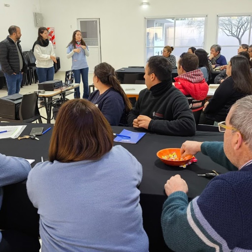 TALLER DE CAPACITACIÓN EN PREVENCIÓN DEL SUICIDIO TALLER DE CAPACITACIÓN EN PREVENCIÓN DEL SUICIDIO