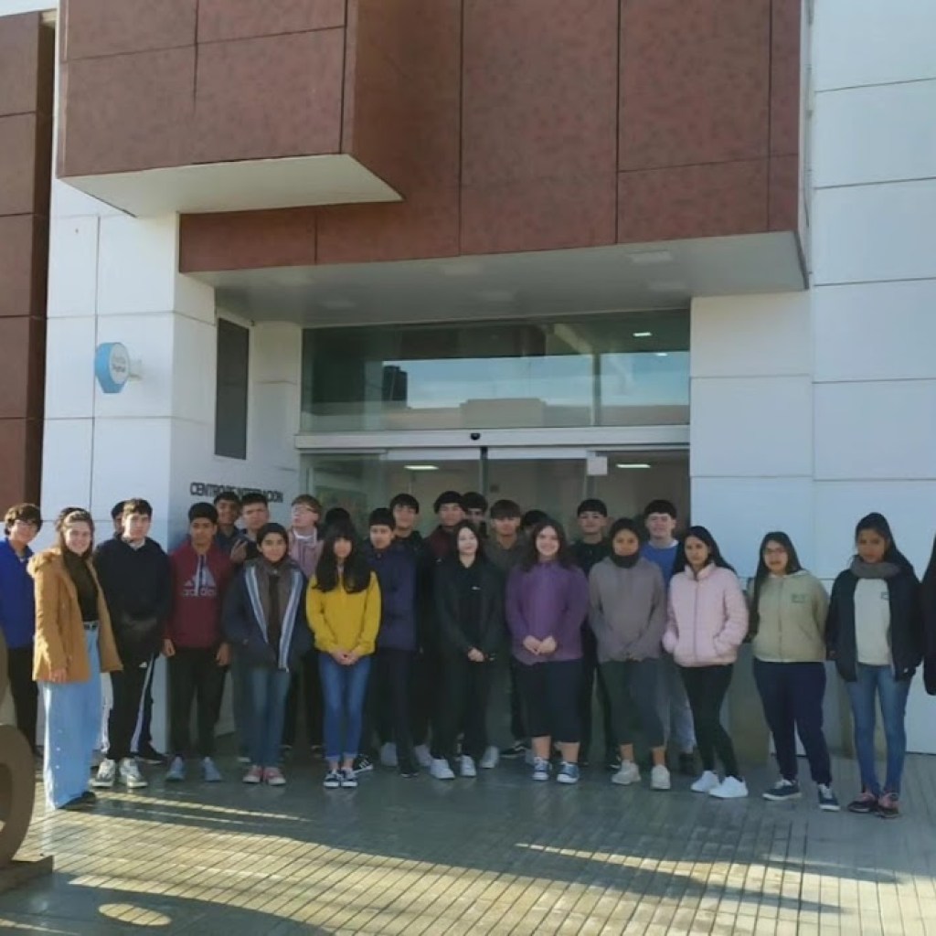 ALUMNOS DEL IPET VISITARON EL CIM ALUMNOS DEL IPET VISITARON EL CIM