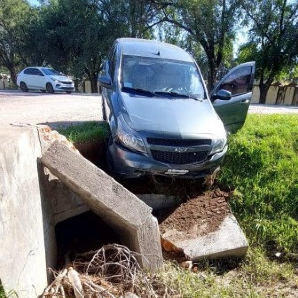 HERNANDENSE DESPISTÓ EN RÍO TERCERO HERNANDENSE DESPISTÓ EN RÍO TERCERO