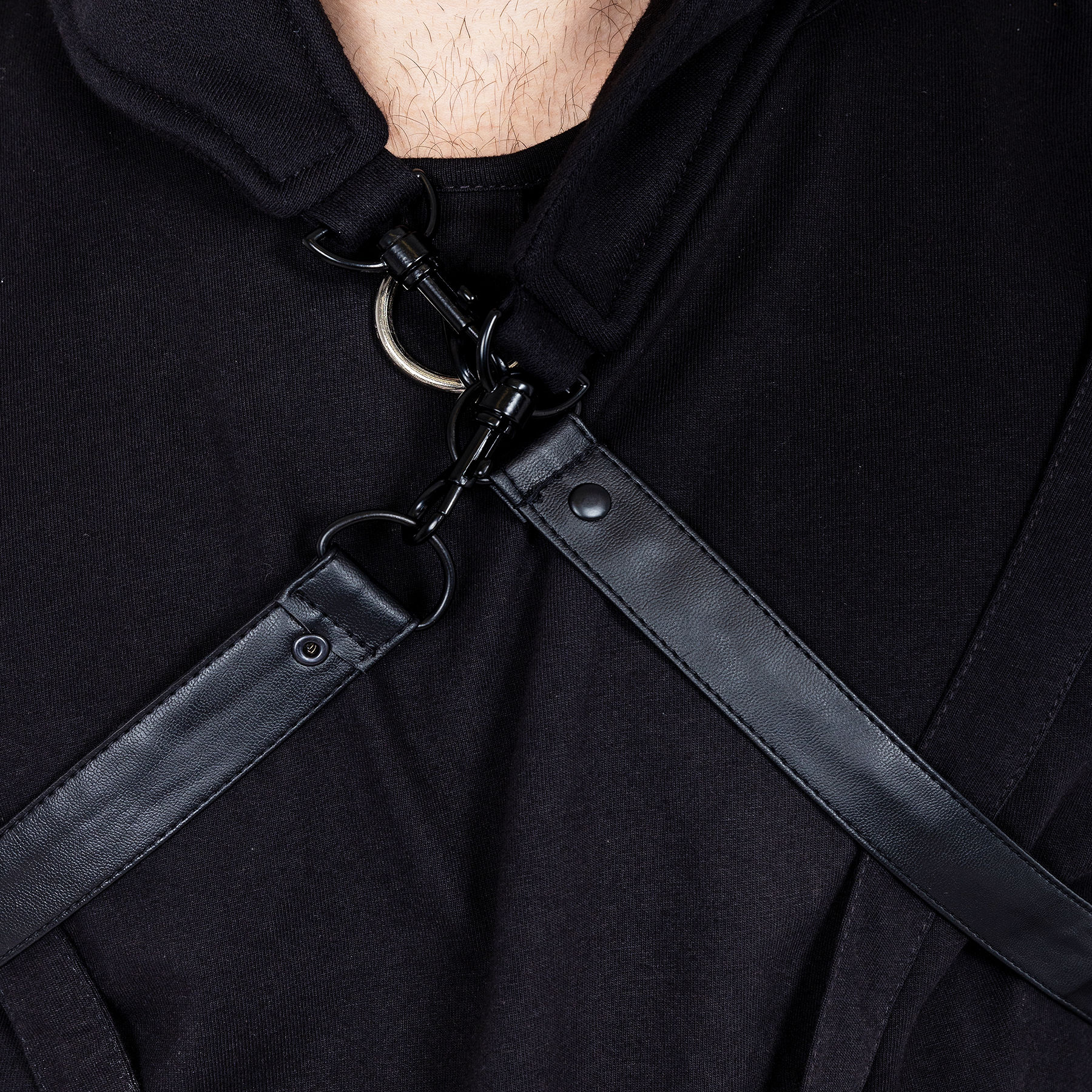 COVEN HARNESS HOOD – BLACK