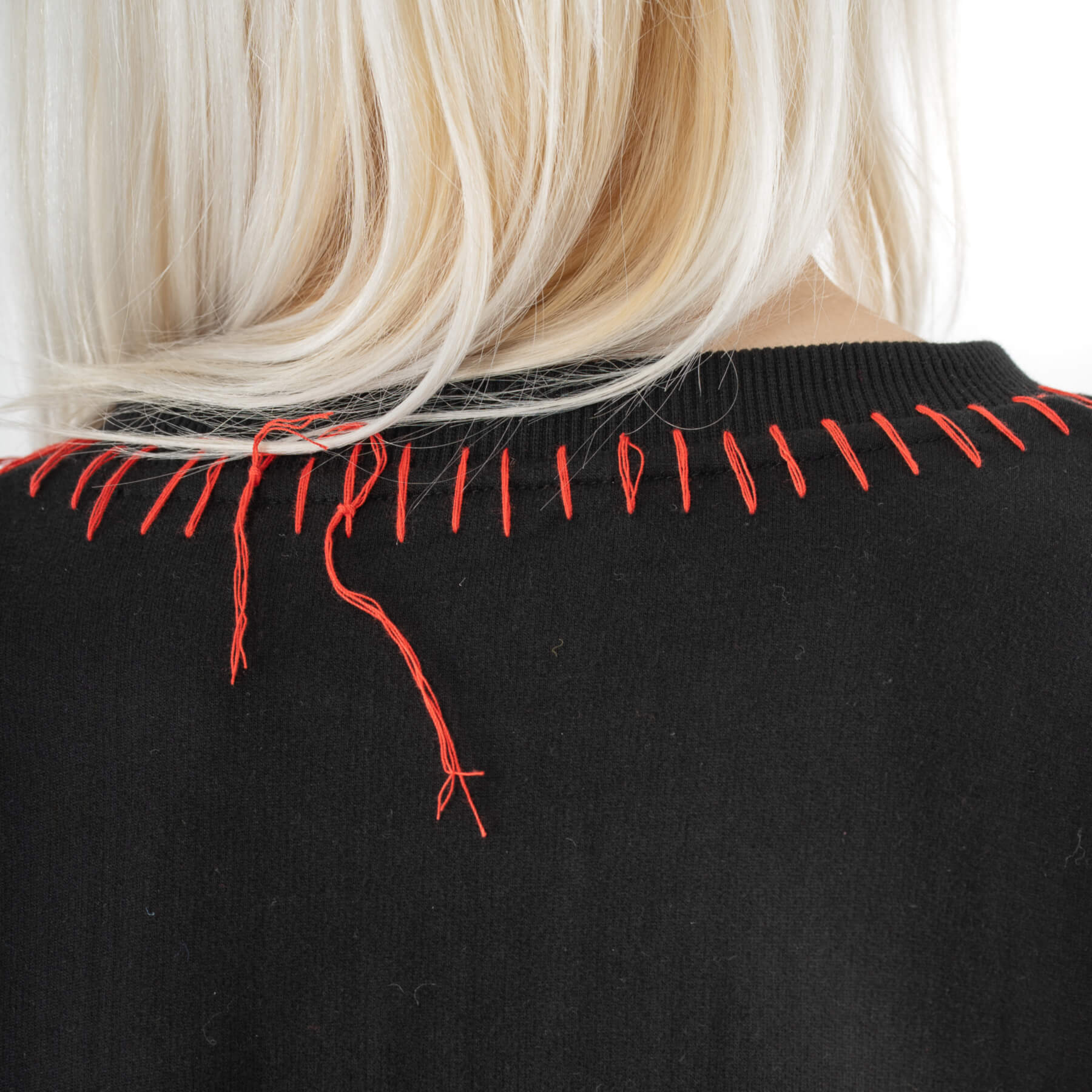 HANALEI JUMPER – BLACK/RED
