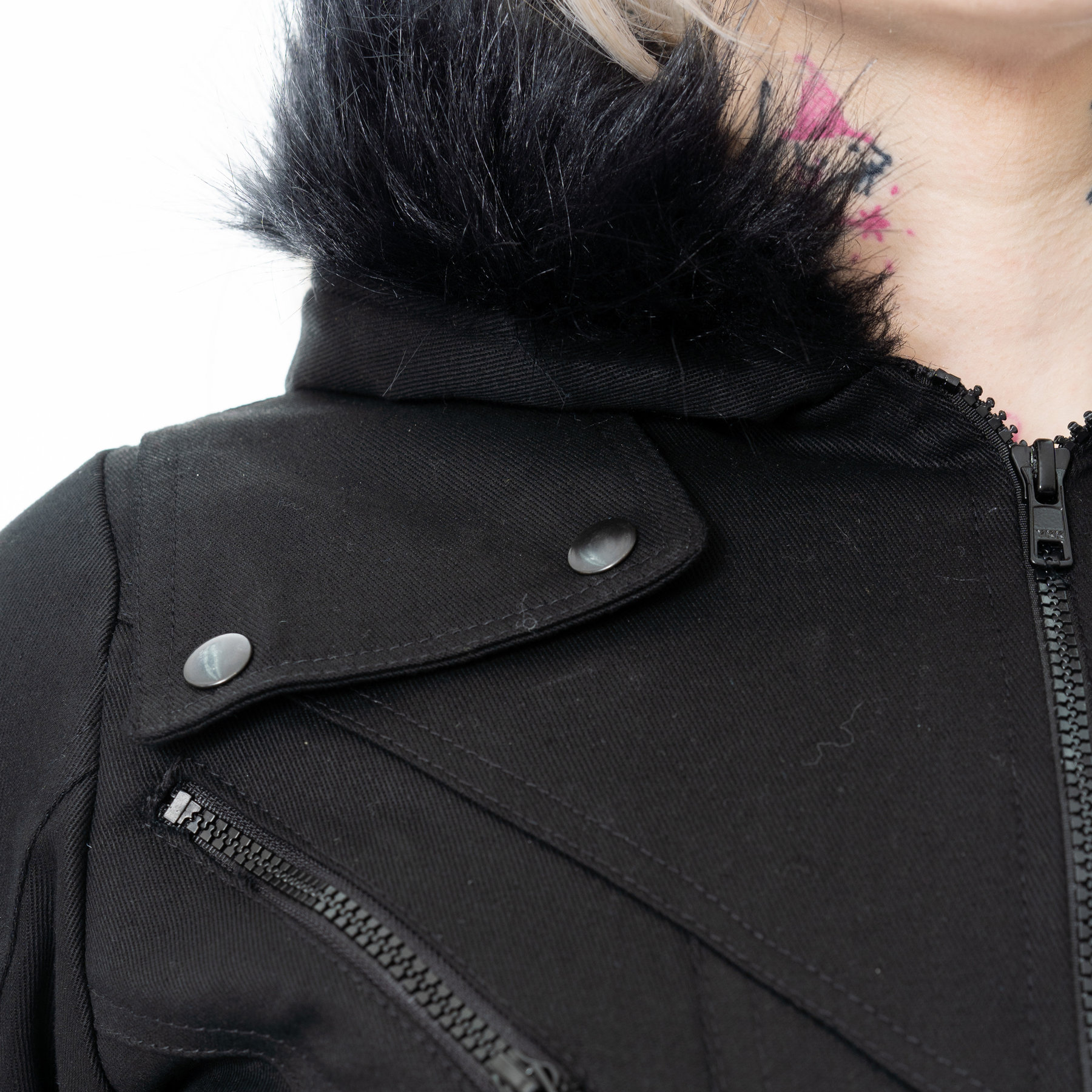 AMBOREE JACKET – BLACK