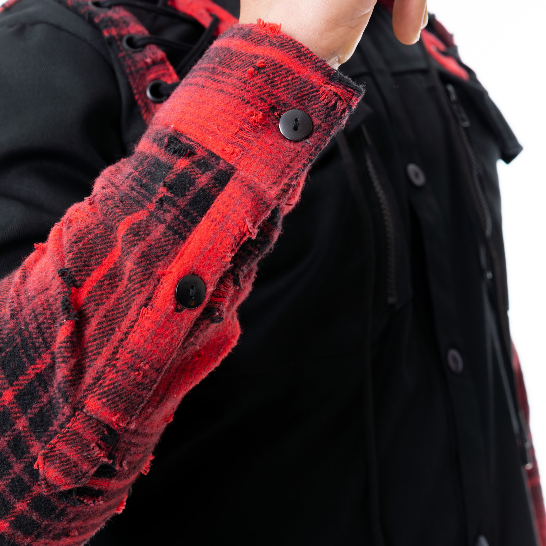 ELLERY SHACKET – BLACK/RED