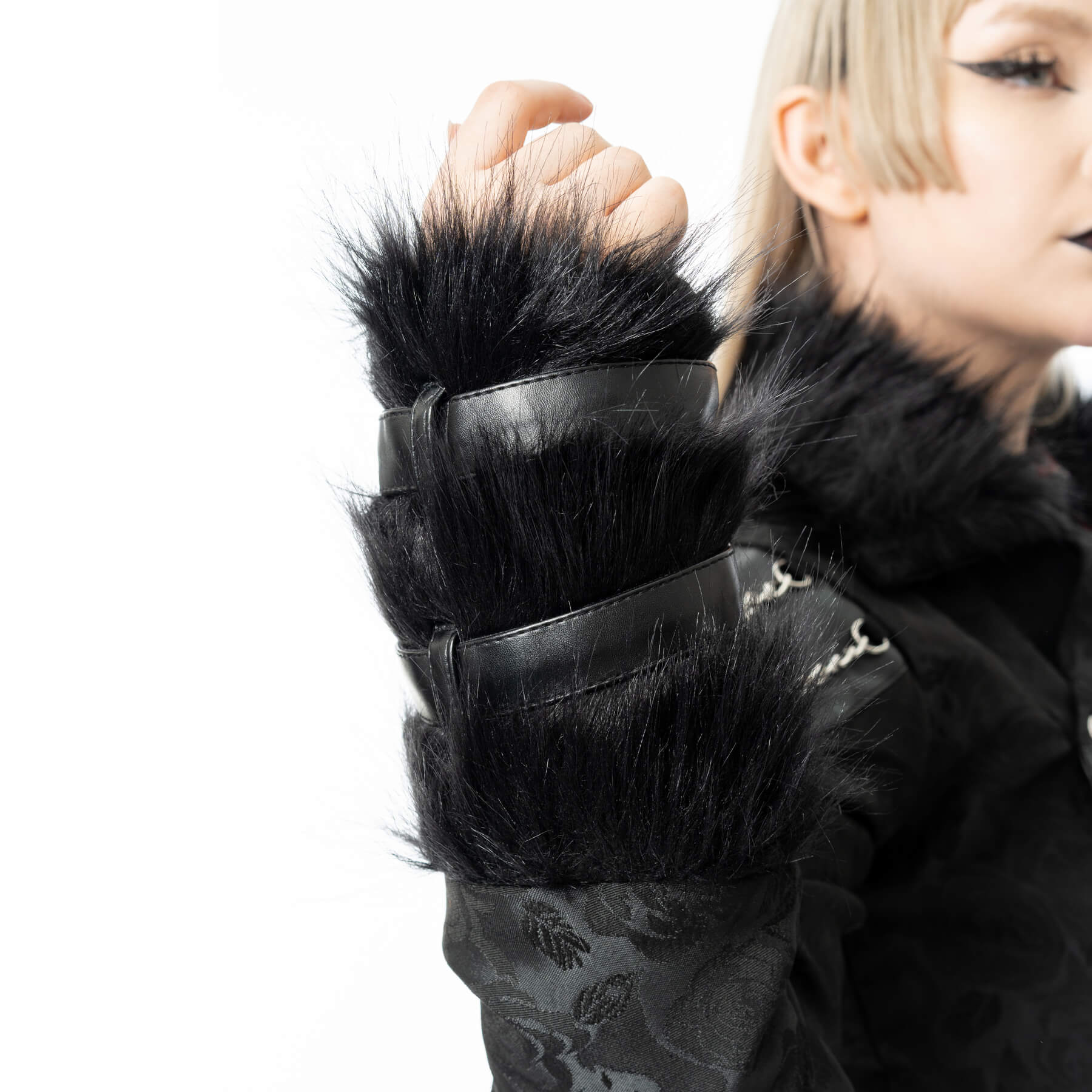 RAVENS ROSE JACKET – BLACK