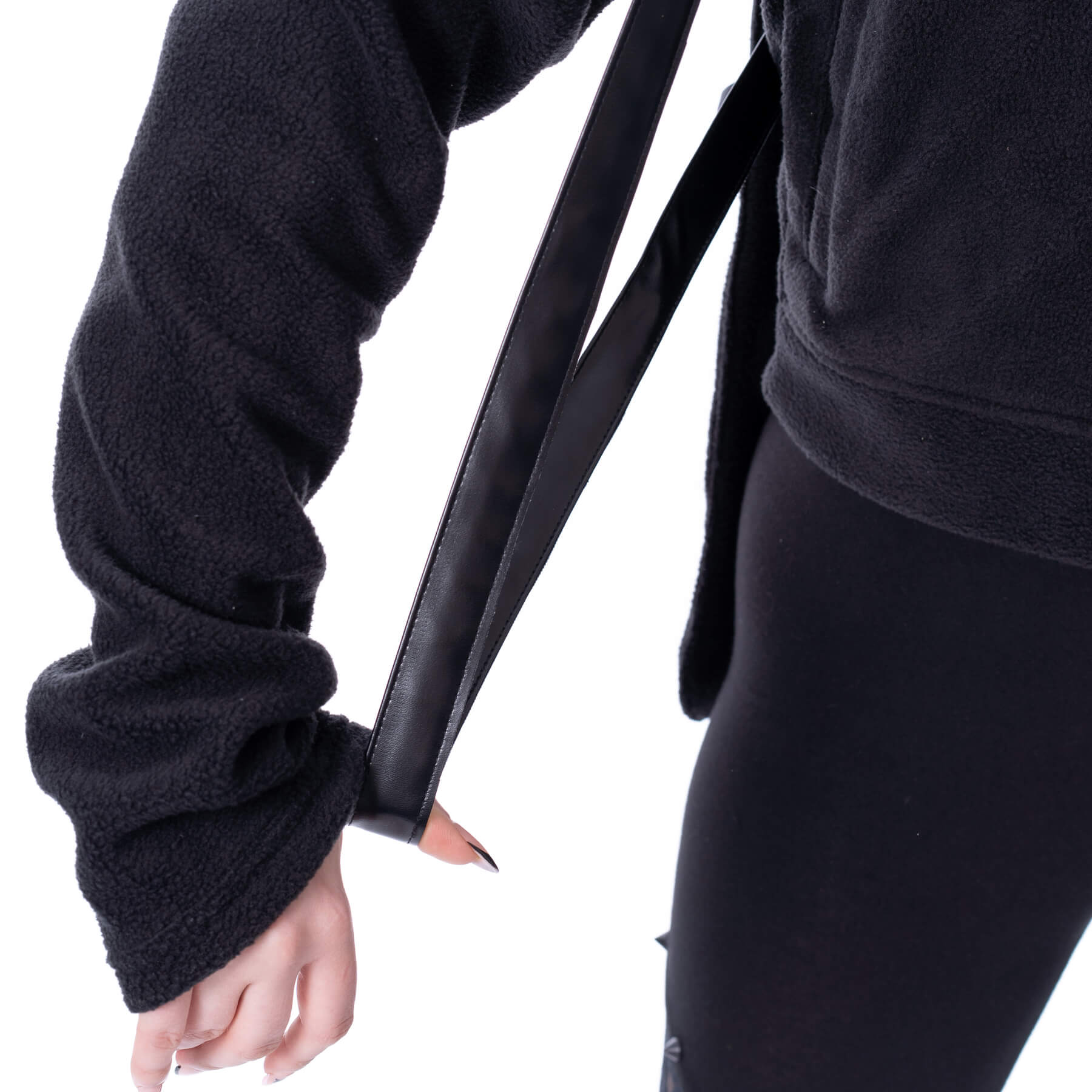 LUNAIRE CROPPED HOOD – BLACK