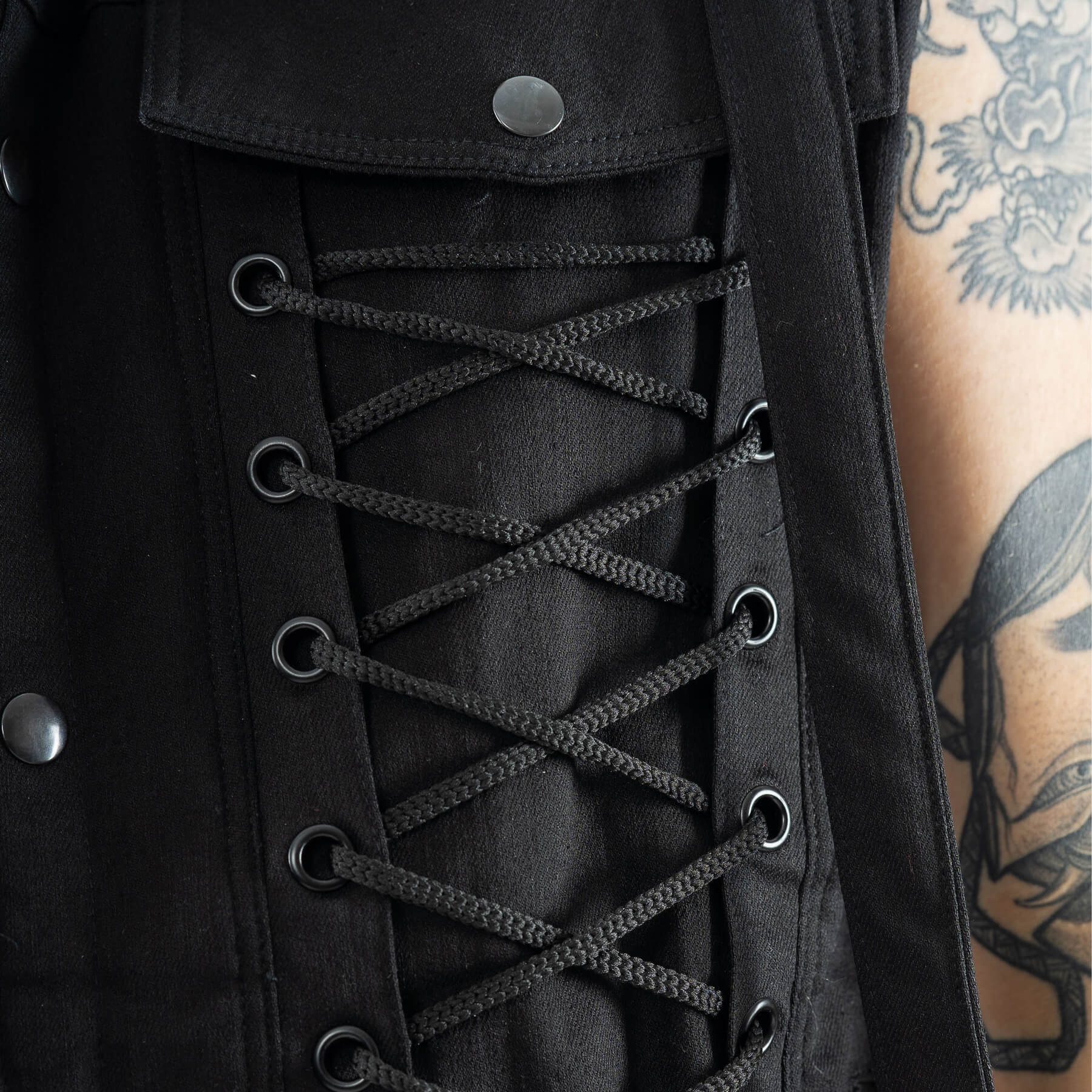 NOLEN VEST – BLACK