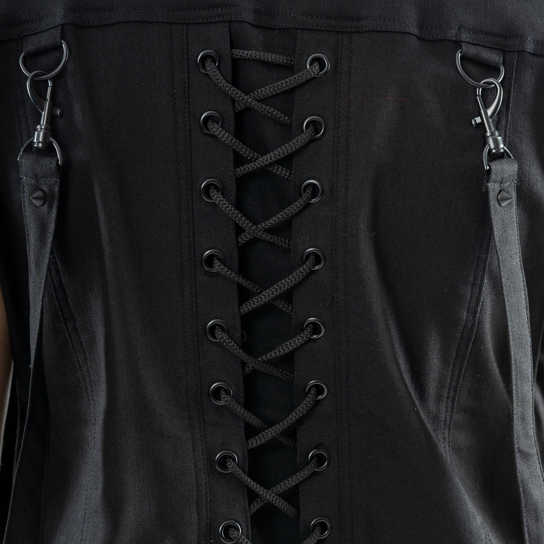 NOLEN VEST – BLACK