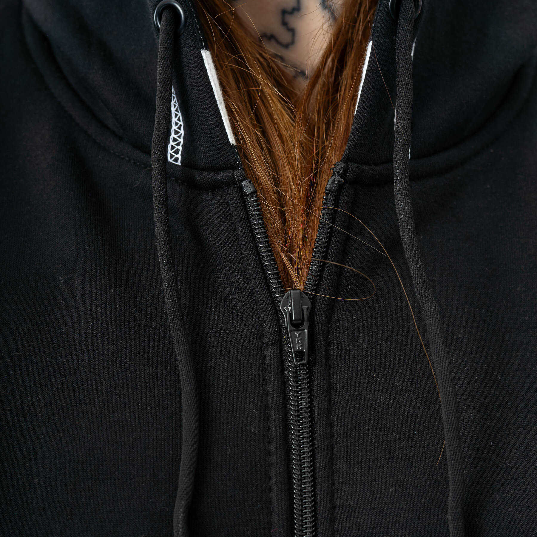 HYPNO BUNNY HOOD –  BLACK/WHITE