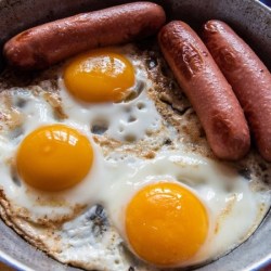 Resep Sosis Telur Goreng: Hidangan Sarapan Lezat dan Mudah Resep Sosis Telur Goreng: Hidangan Sarapan Lezat dan Mudah