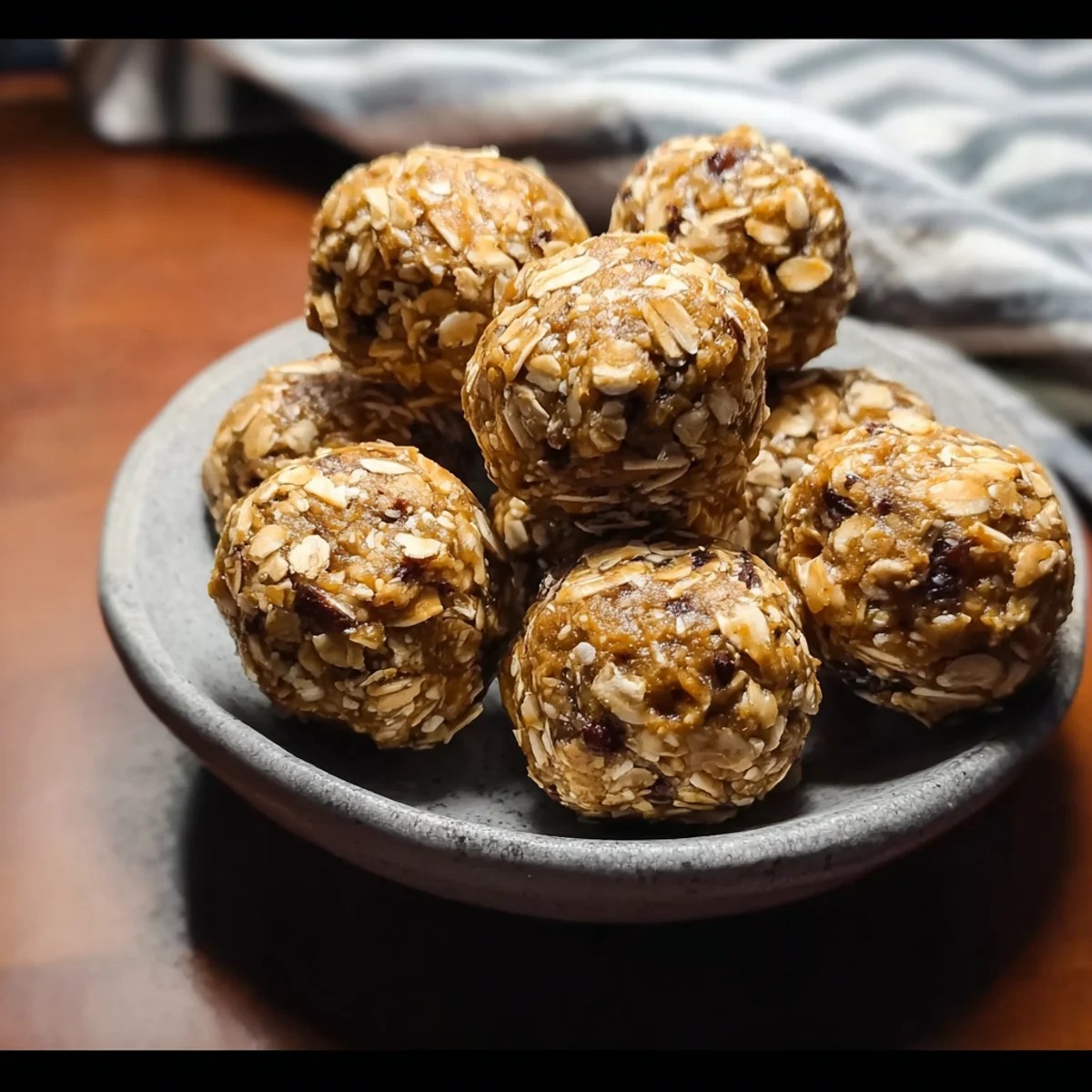 Peanut Butter Oatmeal Energy Bites | No Bake Energy Balls | Healthy Snack Recipe | Simply Quinoa Peanut Butter Oatmeal Energy Bites | No Bake Energy Balls | Healthy Snack Recipe | Simply Quinoa
