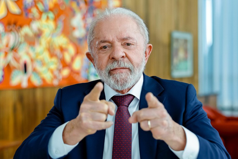 Lula aprova medida provisória de R$ 12 bilhões para reestruturação de dívidas no campo Lula aprova medida provisória de R$ 12 bilhões para reestruturação de dívidas no campo