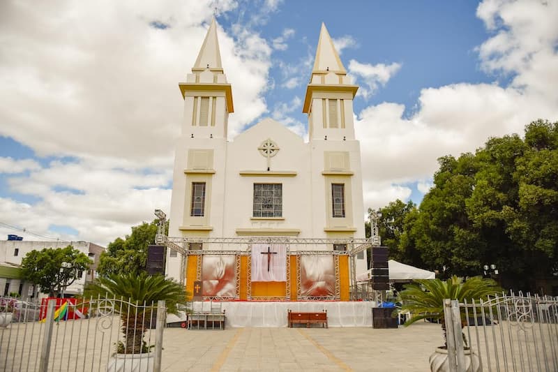 Festa da Padroeira: Juazeiro se prepara para noite de fé com shows e solidariedade Festa da Padroeira: Juazeiro se prepara para noite de fé com shows e solidariedade