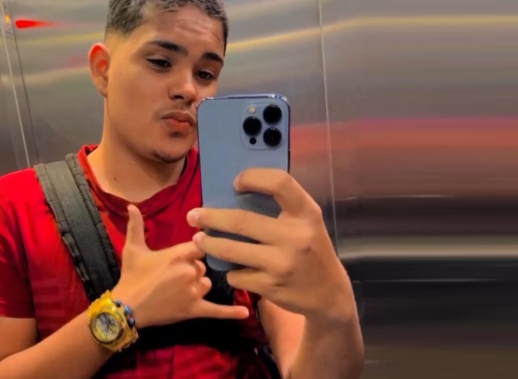 Jovem é morto a tiros às margens da BR-407, próximo ao Distrito Industrial de Juazeiro, BA Jovem é morto a tiros às margens da BR-407, próximo ao Distrito Industrial de Juazeiro, BA