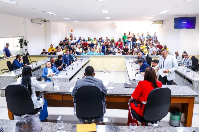 Câmara de Juazeiro aprova reajuste salarial de 8% para professores e novos programas municipais Câmara de Juazeiro aprova reajuste salarial de 8% para professores e novos programas municipais