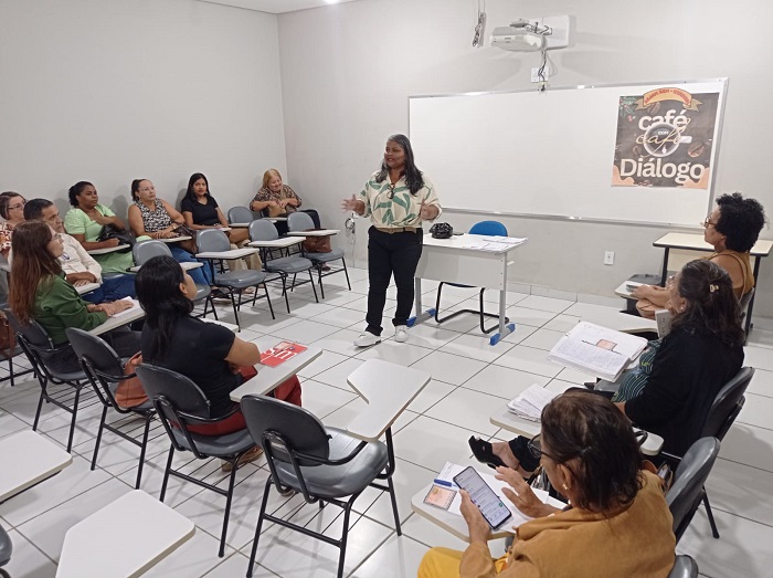 Secretaria de Educação de Juazeiro promove 6º Encontro de Formação Continuada para profissionais de AEE Secretaria de Educação de Juazeiro promove 6º Encontro de Formação Continuada para profissionais de AEE