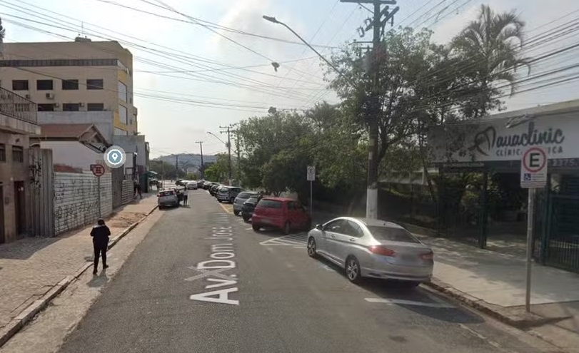 Homem de 75 anos morre atropelado após estacionar em vaga para idoso em frente a clínica médica Homem de 75 anos morre atropelado após estacionar em vaga para idoso em frente a clínica médica